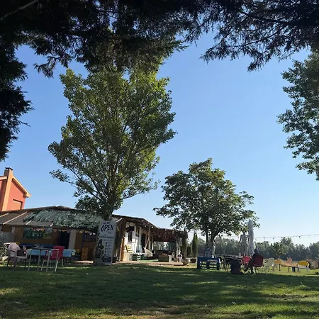 Amanecer Del Campo Hostel *