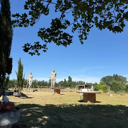 Amanecer Del Campo Hostel *
